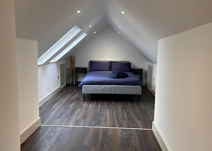 Star London Finchley Road 3-Bed Abode